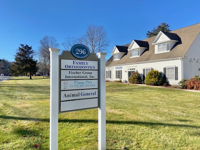 296 Country Club Rd, Avon, CT à louer - Photo de l’immeuble – Image 3 sur 24