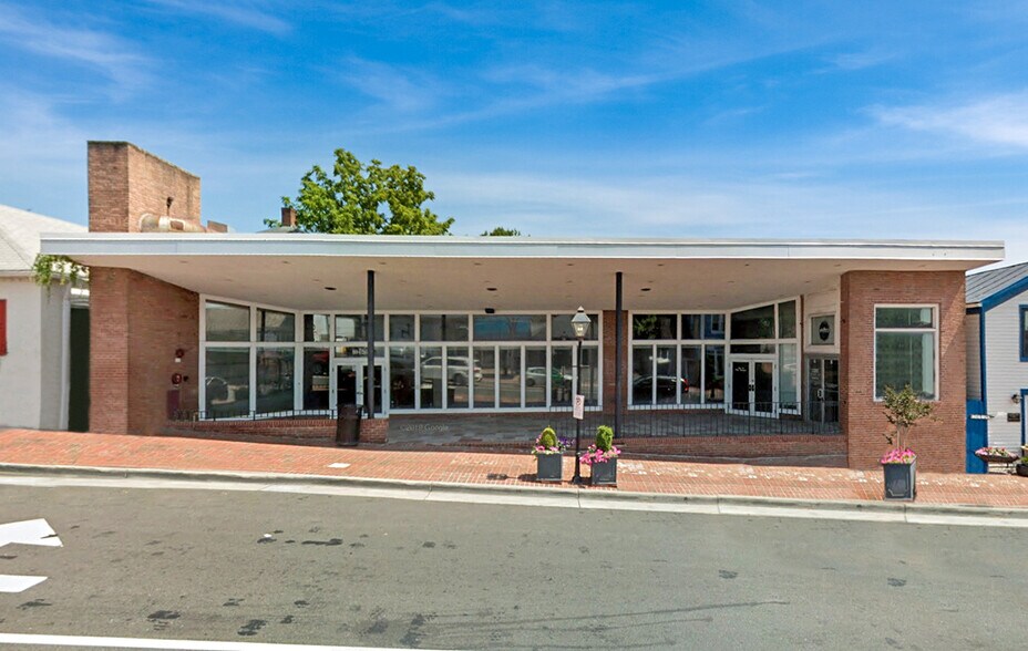 10426 Main St, Fairfax, VA à louer - Photo de l’immeuble – Image 3 sur 22