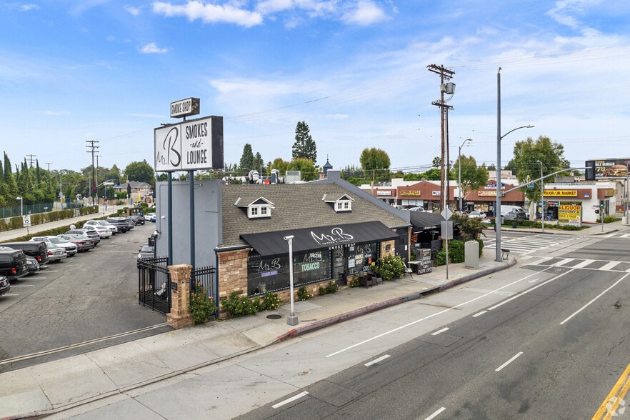 6000 Woodman Ave, Van Nuys, CA à louer - Photo de l’immeuble – Image 2 sur 14