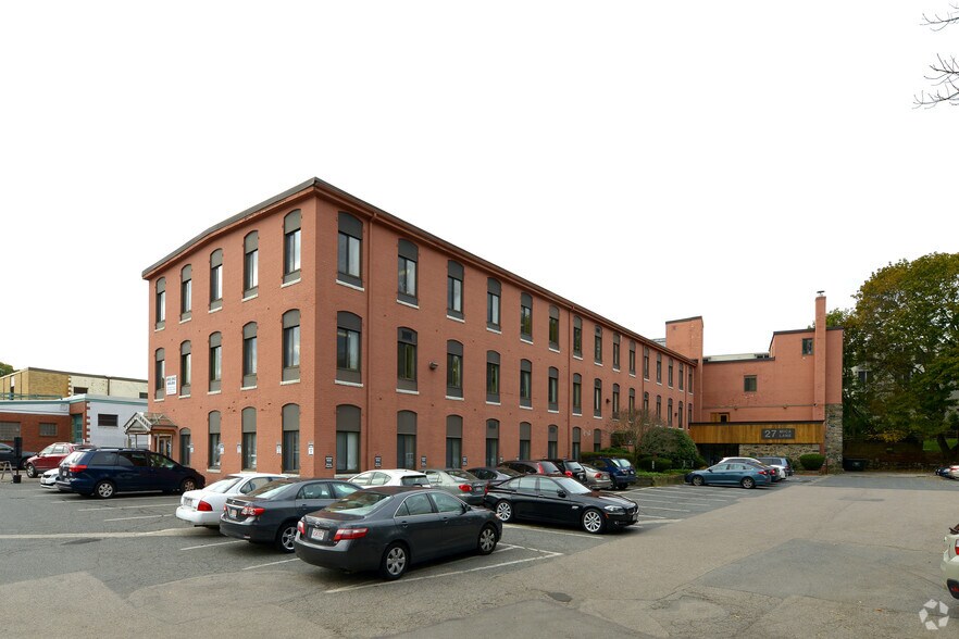 27 Mica Ln, Wellesley, MA à louer - Photo de l’immeuble – Image 1 sur 4