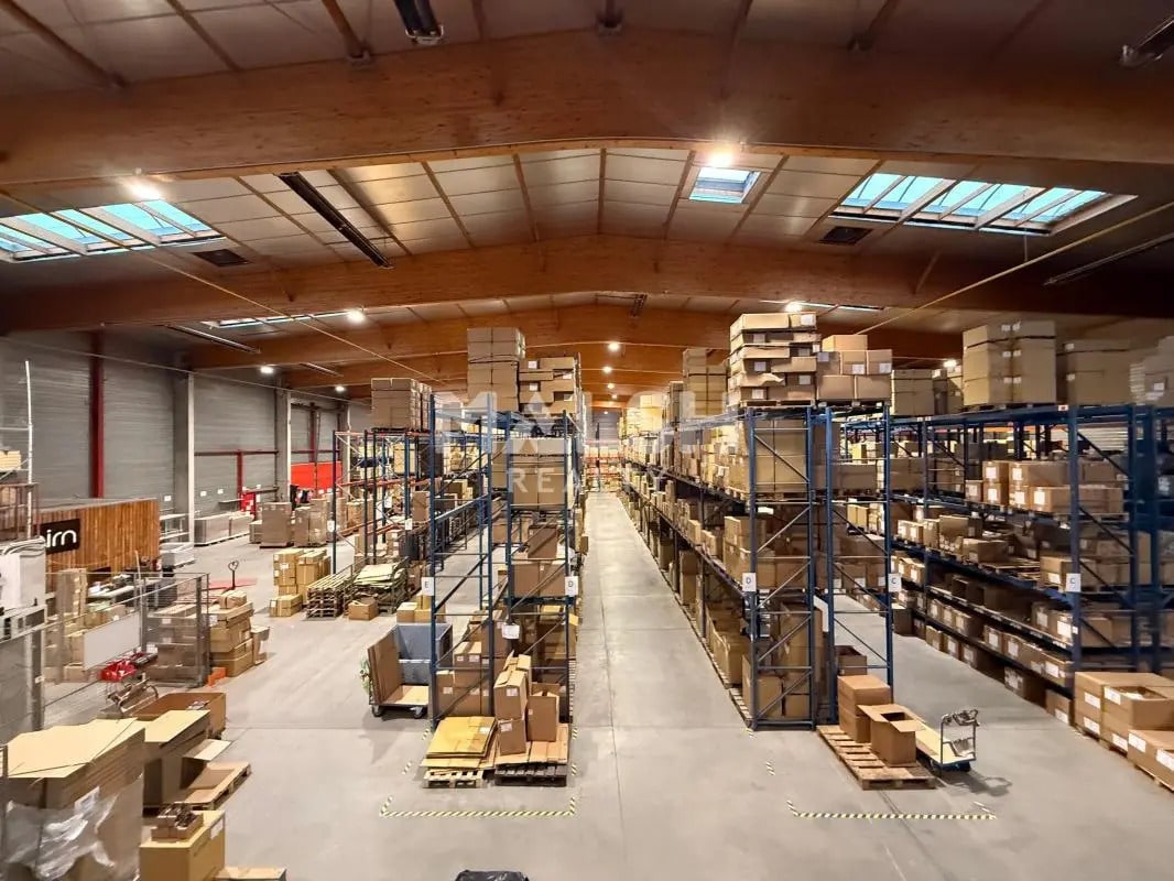 Bureau dans Saint-André-de-Corcy à louer Photo intérieure– Image 1 sur 16