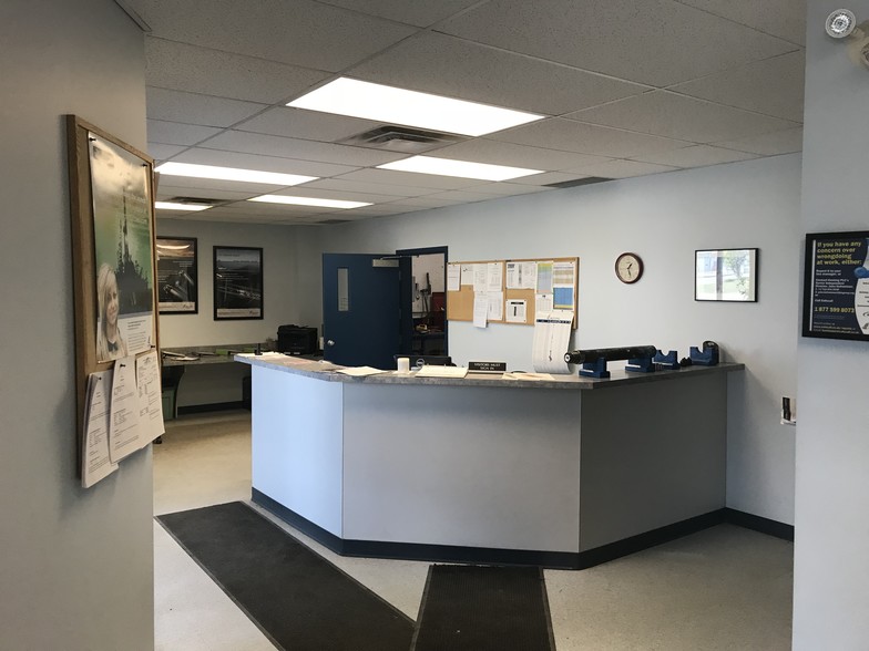 7679 Edgar Industrial Crt, Red Deer, AB à louer - Autre – Image 2 sur 15