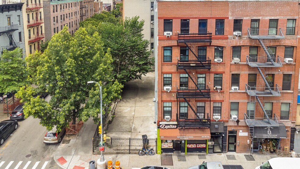 2049 2nd Ave, New York, NY à vendre - Photo de l’immeuble – Image 1 sur 17