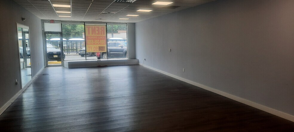 356 US Highway 9, Manalapan Township, NJ à louer - Photo de l’immeuble – Image 3 sur 10