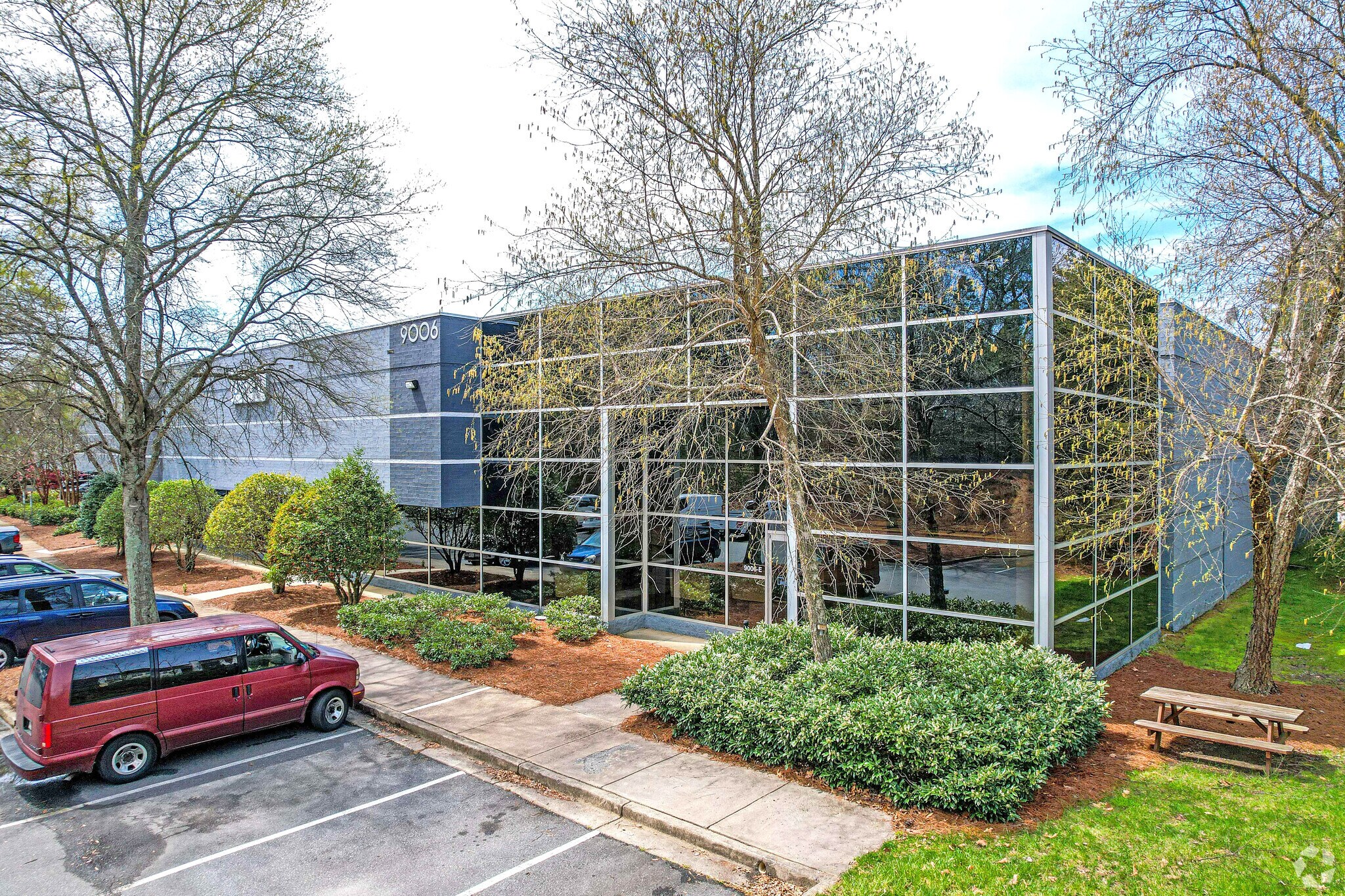 9006 Perimeter Woods Dr, Charlotte, NC à louer Photo principale– Image 1 sur 15
