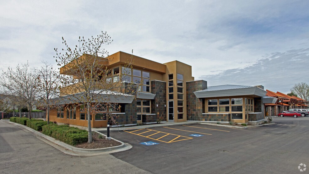 645 E State St, Eagle, ID à louer - Photo principale – Image 1 sur 13