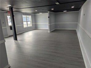 108 Commercial St, Webster, NY à louer Photo intérieure– Image 1 sur 6
