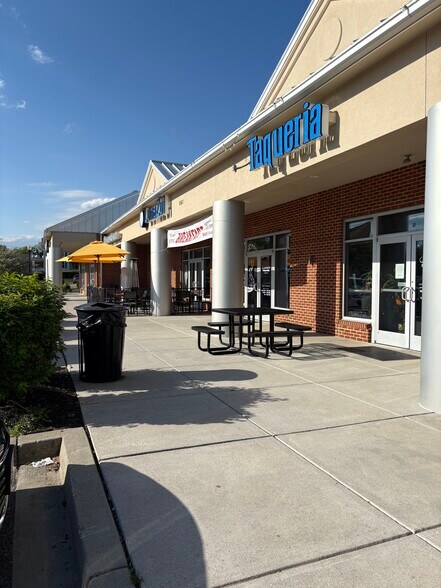 841 S Main St, Hampstead, MD à louer - Photo de l’immeuble – Image 3 sur 7