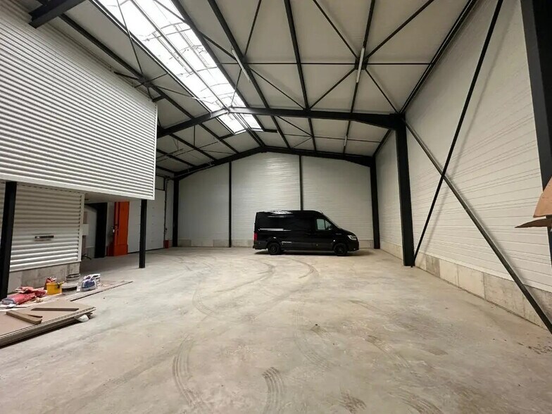 Local d'activités dans Sevrey à vendre - Photo de l’immeuble – Image 2 sur 9