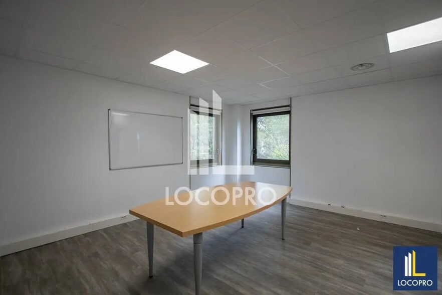 Bureau dans Aix-en-Provence à louer - Photo de l’immeuble – Image 3 sur 6