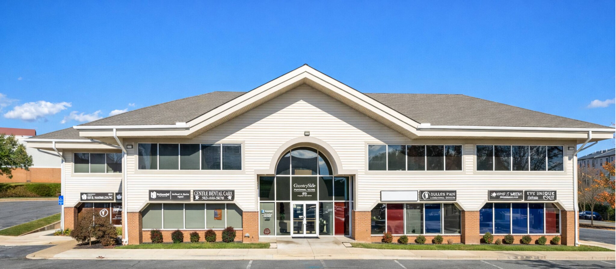 20 Pidgeon Hill Dr, Sterling, VA à louer Photo de l’immeuble– Image 1 sur 7