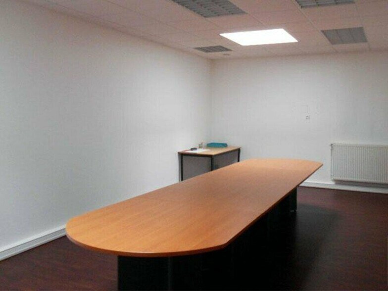 Bureau dans Alençon à louer - Photo de l’immeuble – Image 2 sur 4