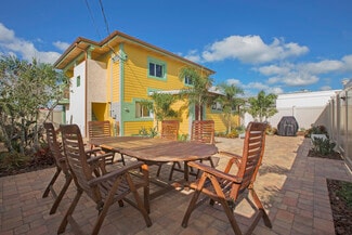 Plus de détails pour 472 N Causeway, New Smyrna Beach, FL - Spécialisé à vendre
