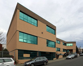 Plus de détails pour 415 Gorge Rd E, Victoria, BC - Bureau à louer