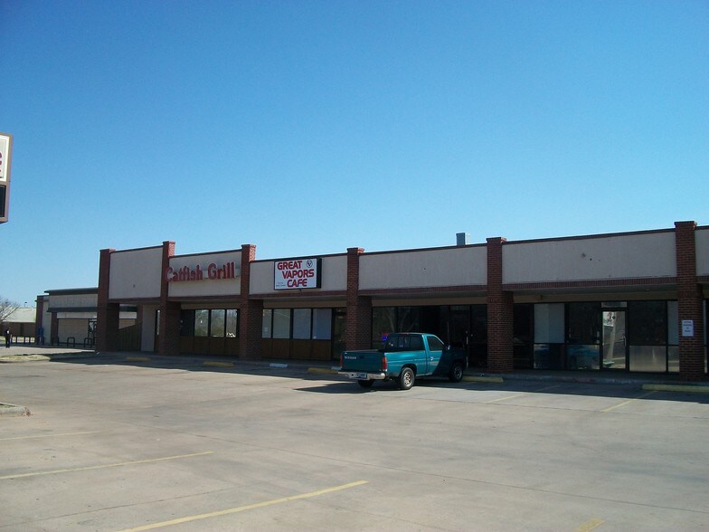 1505 Southwest Pky, Wichita Falls, TX à louer - Photo de l’immeuble – Image 3 sur 5