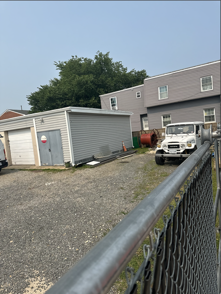 1611 S Walter Reed Dr, Arlington, VA à louer - Photo de l’immeuble – Image 3 sur 11