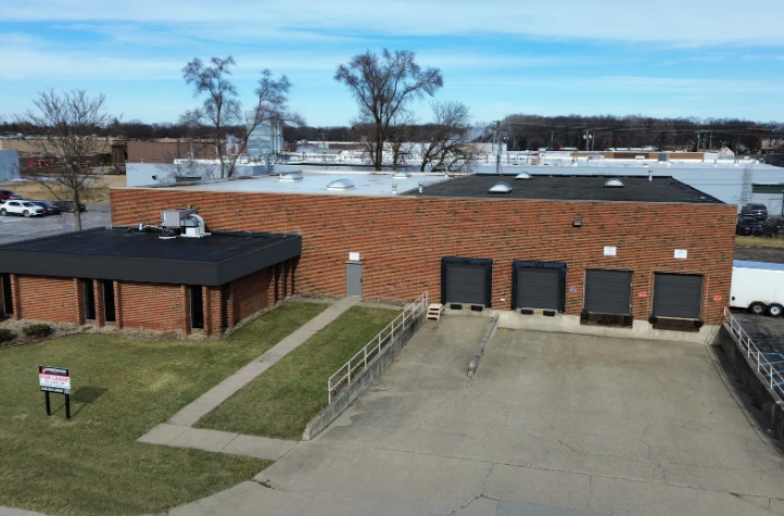 34150 Industrial Rd, Livonia, MI à louer Photo de l’immeuble– Image 1 sur 5