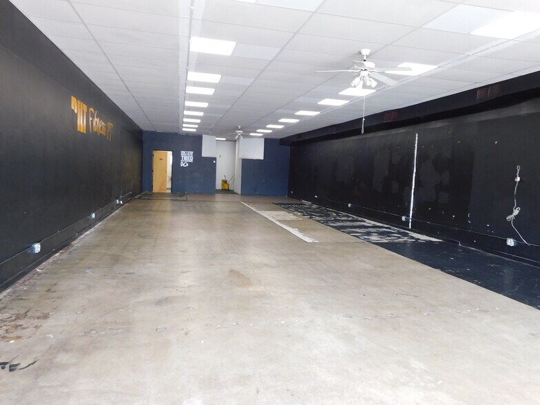 318-330 Republic Ave, Joliet, IL à louer - Photo intérieure – Image 3 sur 4