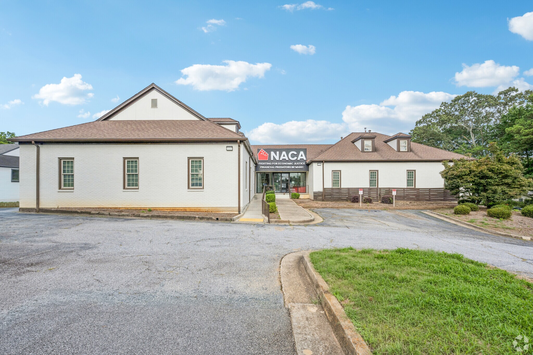3690 N Peachtree Rd, Atlanta, GA à louer Photo de l’immeuble– Image 1 sur 27