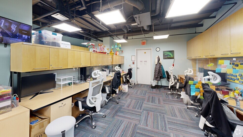 1406 Centre St NE, Calgary, AB à vendre - Numérisation 3D Matterport – Image 2 sur 6