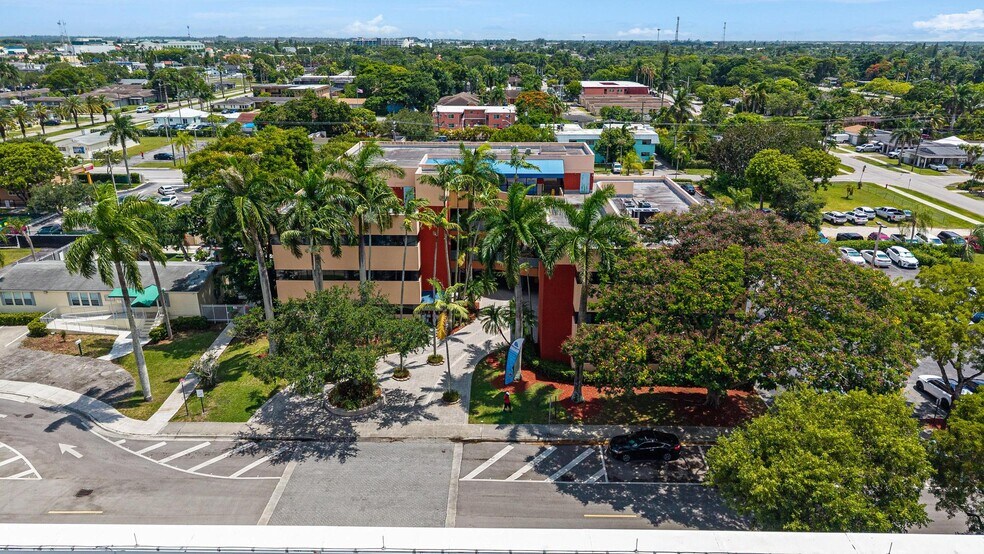 151 NW 11th St, Homestead, FL à vendre - Photo de l’immeuble – Image 3 sur 21