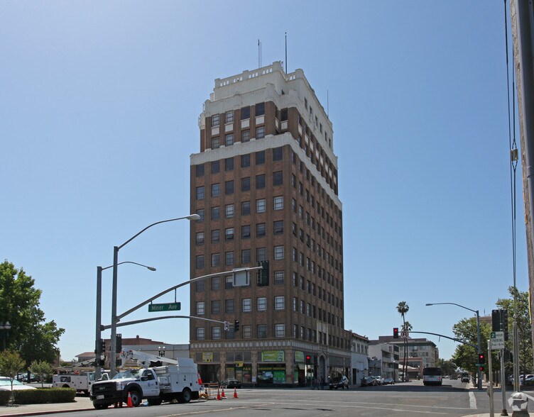 246 N Sutter St, Stockton, CA à vendre - Photo de l’immeuble – Image 3 sur 29