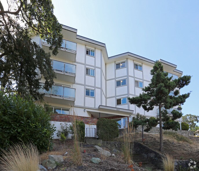 1527 Fort St, Victoria, BC à vendre - Photo de l’immeuble – Image 2 sur 4