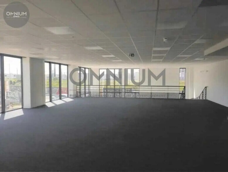 Bureau dans Lyon à louer - Photo de l’immeuble – Image 2 sur 8