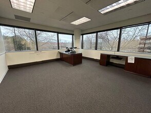 5202 Old Orchard Rd, Skokie, IL à louer Photo intérieure– Image 2 sur 7