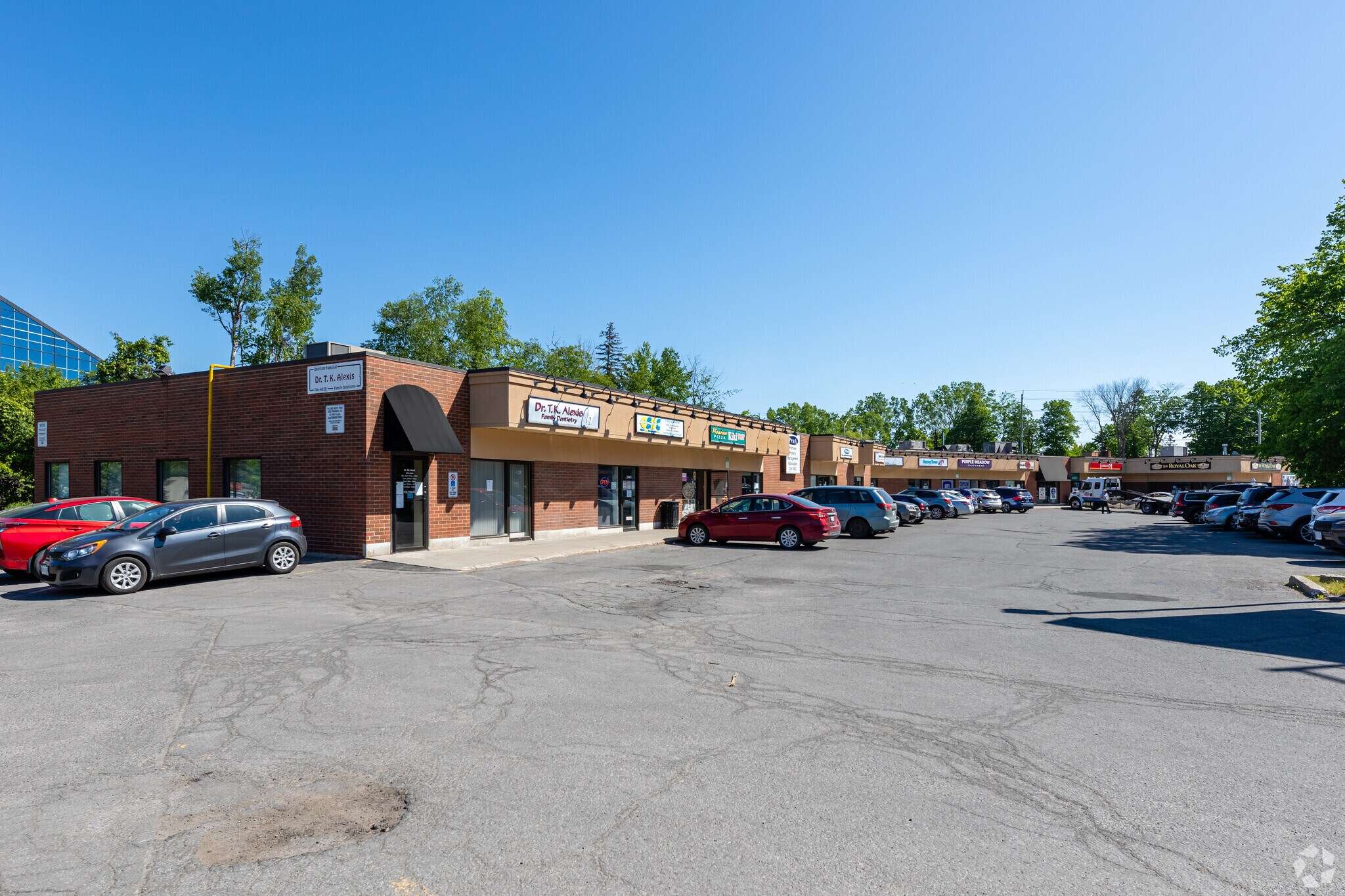 2041-2067 Meadowbrook Rd, Ottawa, ON à louer Photo principale– Image 1 sur 5