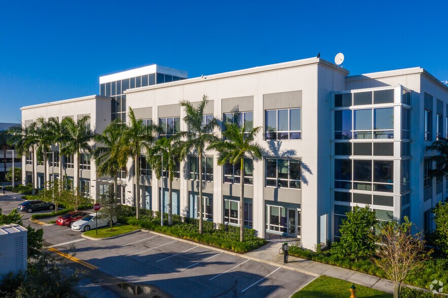 2900 Monarch Lakes Blvd, Miramar, FL à louer - Photo de l’immeuble – Image 1 sur 9