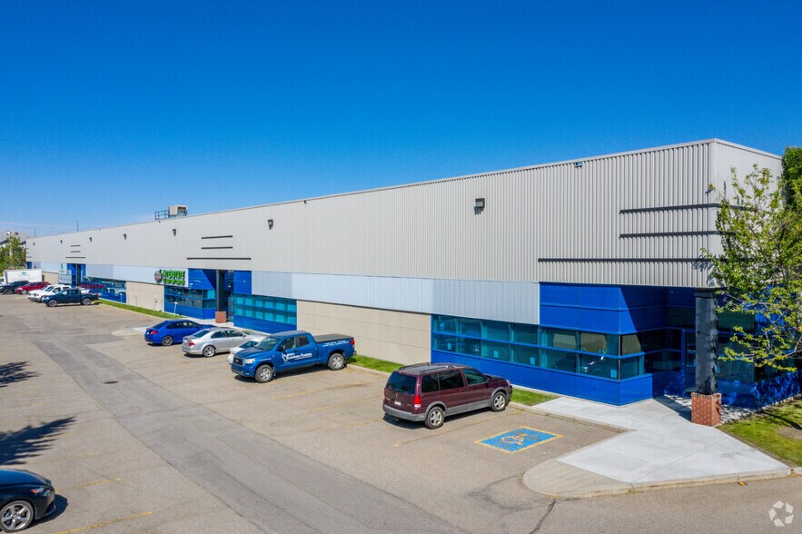 4550 25th St SE, Calgary, AB à louer - Photo principale – Image 1 sur 3