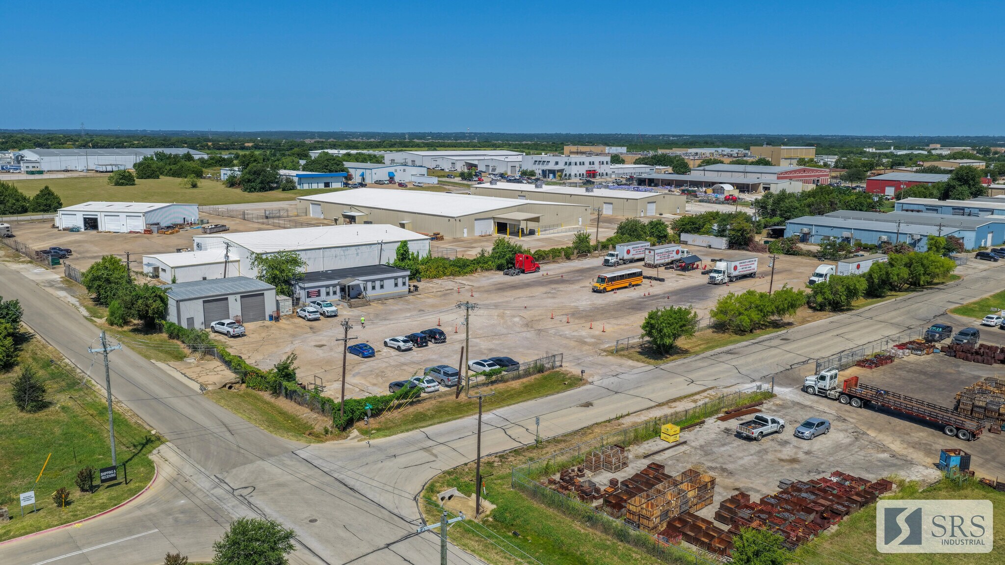 950 Trinity Dr, Mansfield, TX à louer Photo de l’immeuble– Image 1 sur 5