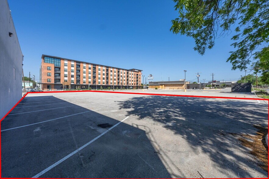 000 San Pedro Ave, San Antonio, TX à vendre - Photo de l’immeuble – Image 3 sur 5