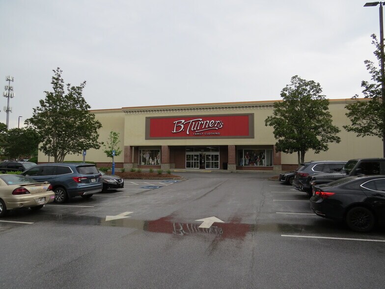 130 Peachtree E. Shopping Ct, Peachtree City, GA à louer - Photo de l’immeuble – Image 2 sur 14