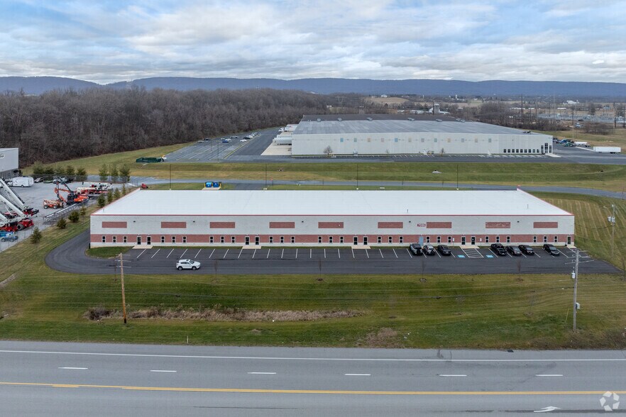 7086 Carlisle Pike, Carlisle, PA à louer - Photo de l’immeuble – Image 3 sur 5
