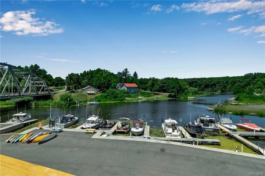 14339 Roosevelt Hwy, Waterport, NY à vendre - Photo de l’immeuble – Image 2 sur 49