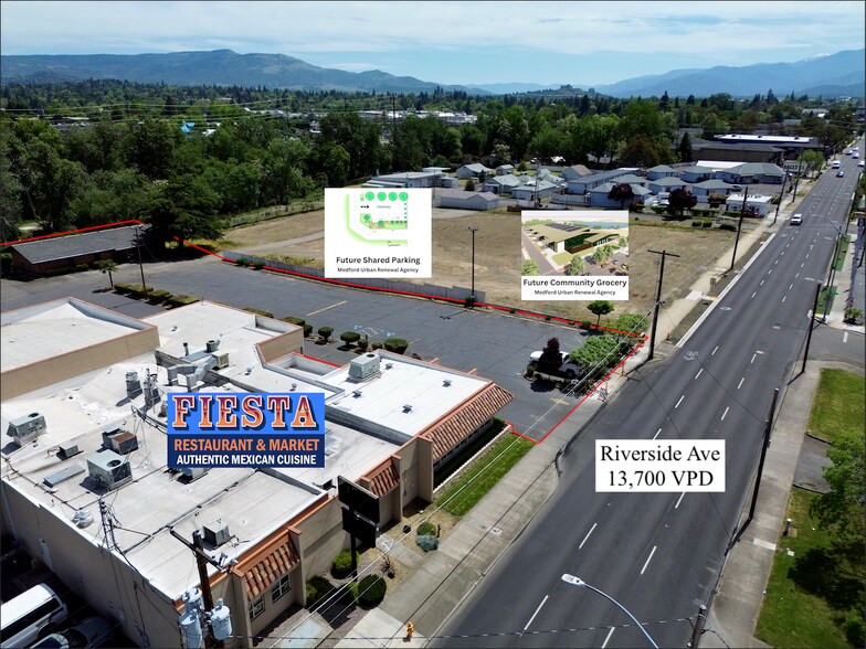 1014 N Riverside Ave, Medford, OR à louer - Photo de l’immeuble – Image 3 sur 5