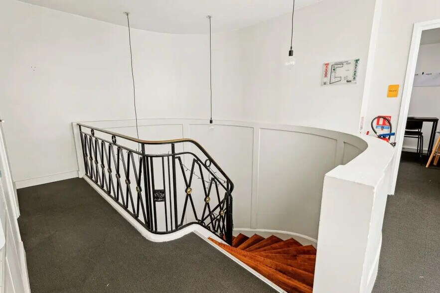 Bureau dans Paris à louer - Photo de l’immeuble – Image 3 sur 8