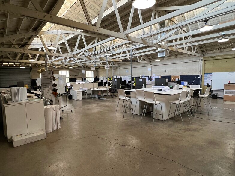 450 S Raymond Ave, Pasadena, CA à louer - Photo de l’immeuble – Image 3 sur 17