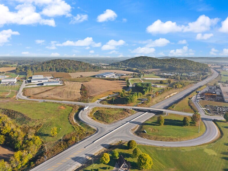 300 Coin Rd, Somerset, KY à louer - Photo de l’immeuble – Image 3 sur 4