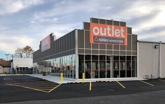 Plus de détails pour 1821 Broad Hollow Rd, Farmingdale, NY - Local commercial à louer