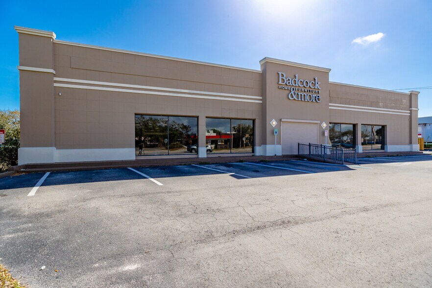 1610 US Highway 1, Vero Beach, FL à louer - Photo principale – Image 1 sur 19
