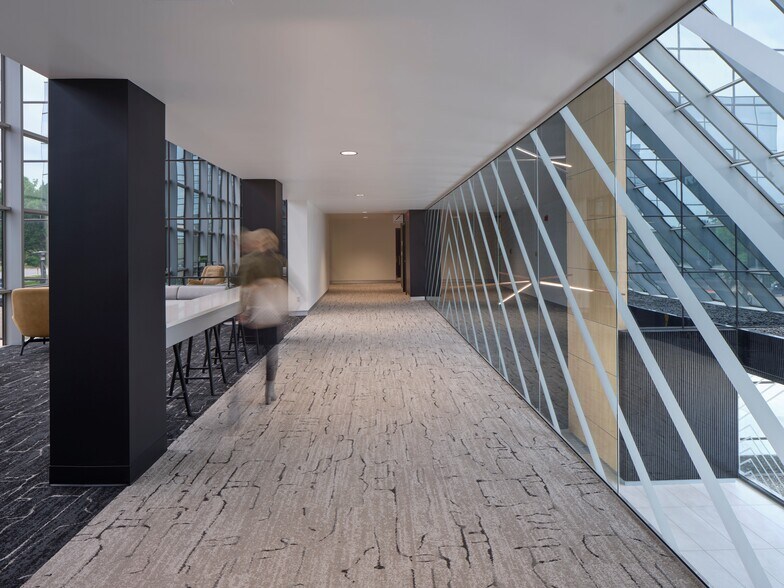9600 Great Hills Trl, Austin, TX à louer - Photo de l’immeuble – Image 3 sur 14