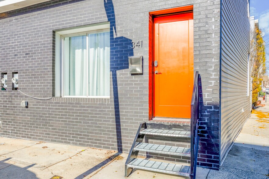 341-343 Master St portefeuille de 2 biens à vendre sur LoopNet.fr - Photo de l’immeuble – Image 3 sur 40