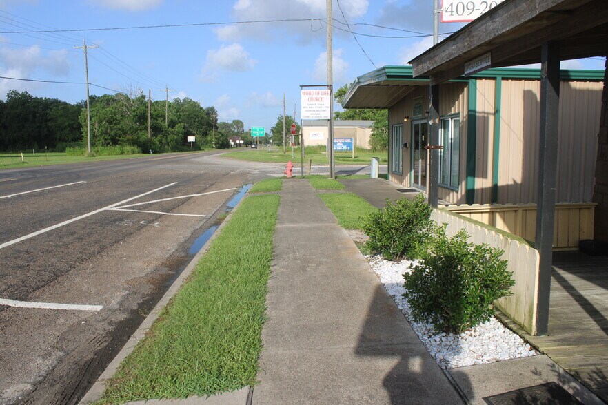 344 Broadway, Winnie, TX à vendre - Photo de l’immeuble – Image 3 sur 35