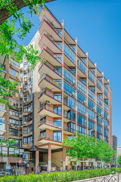 Paseo Castellana, 123, Madrid, Madrid à louer - Photo principale – Image 1 sur 2