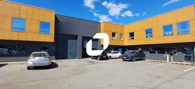 Plus de détails pour Local d’activités à vendre