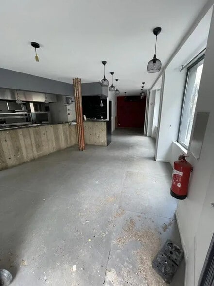 Local commercial dans Paris à louer - Photo de l’immeuble – Image 2 sur 19