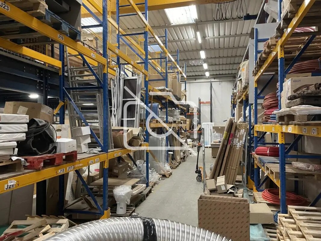 Industriel/Logistique dans Champigny-sur-Marne à vendre Photo de l’immeuble– Image 1 sur 5